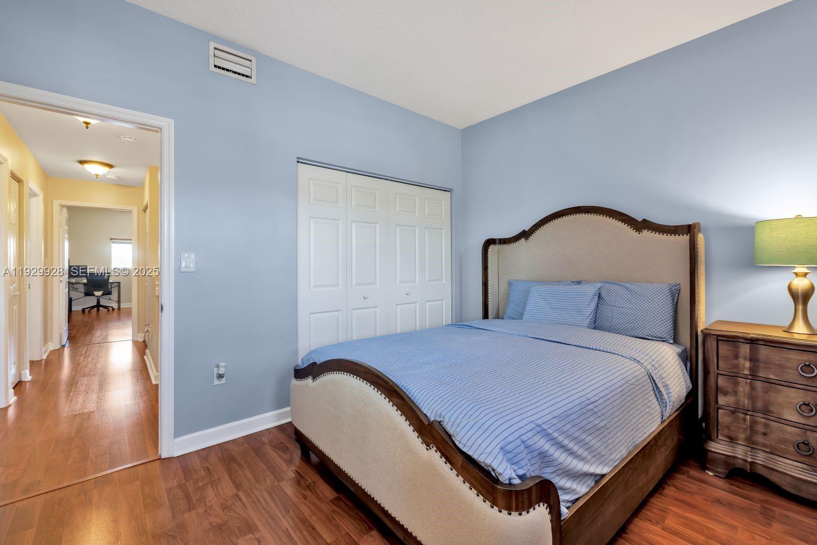 TWIN LAKE SHORES CENTRAL - Residential Lease