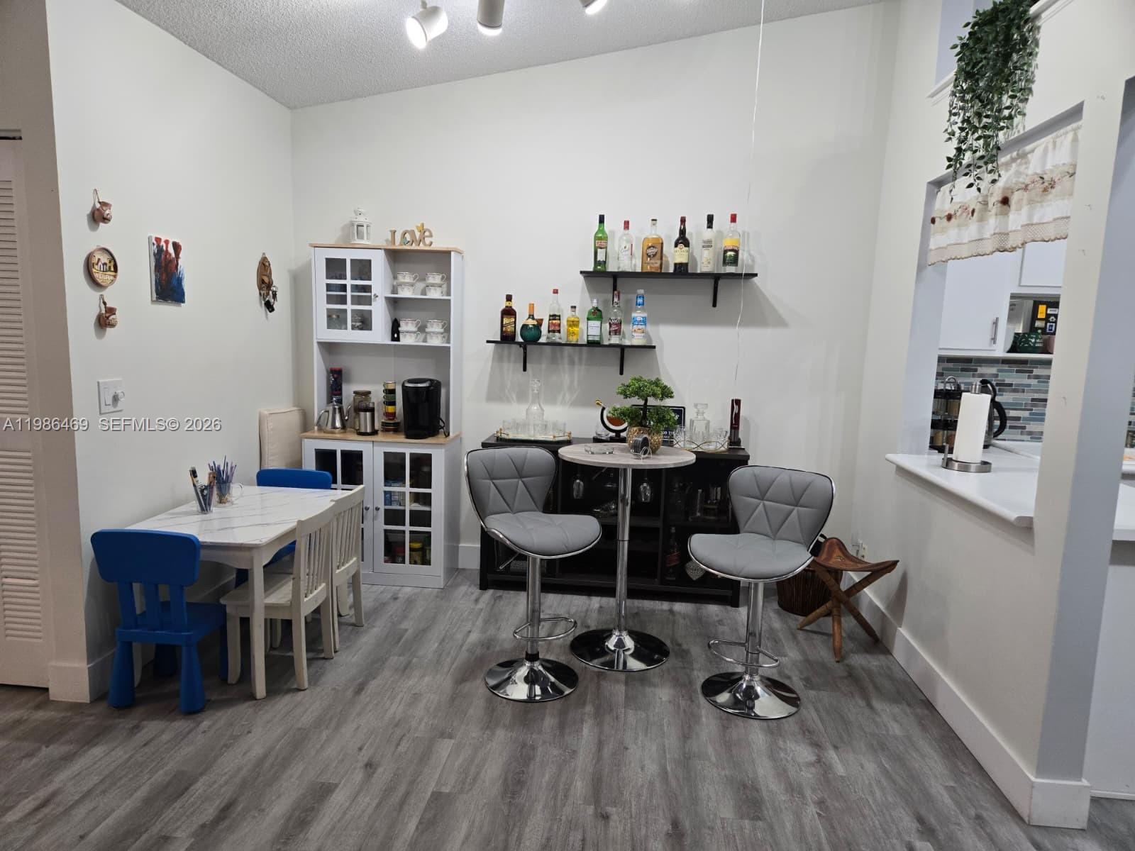 OAKWOOD II - Residential