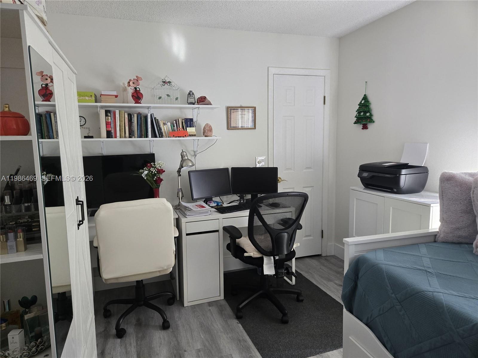 OAKWOOD II - Residential