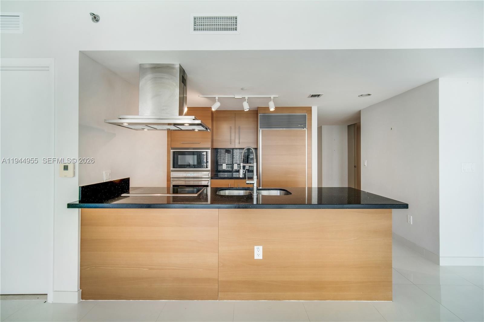 495 Brickell Ave 1804