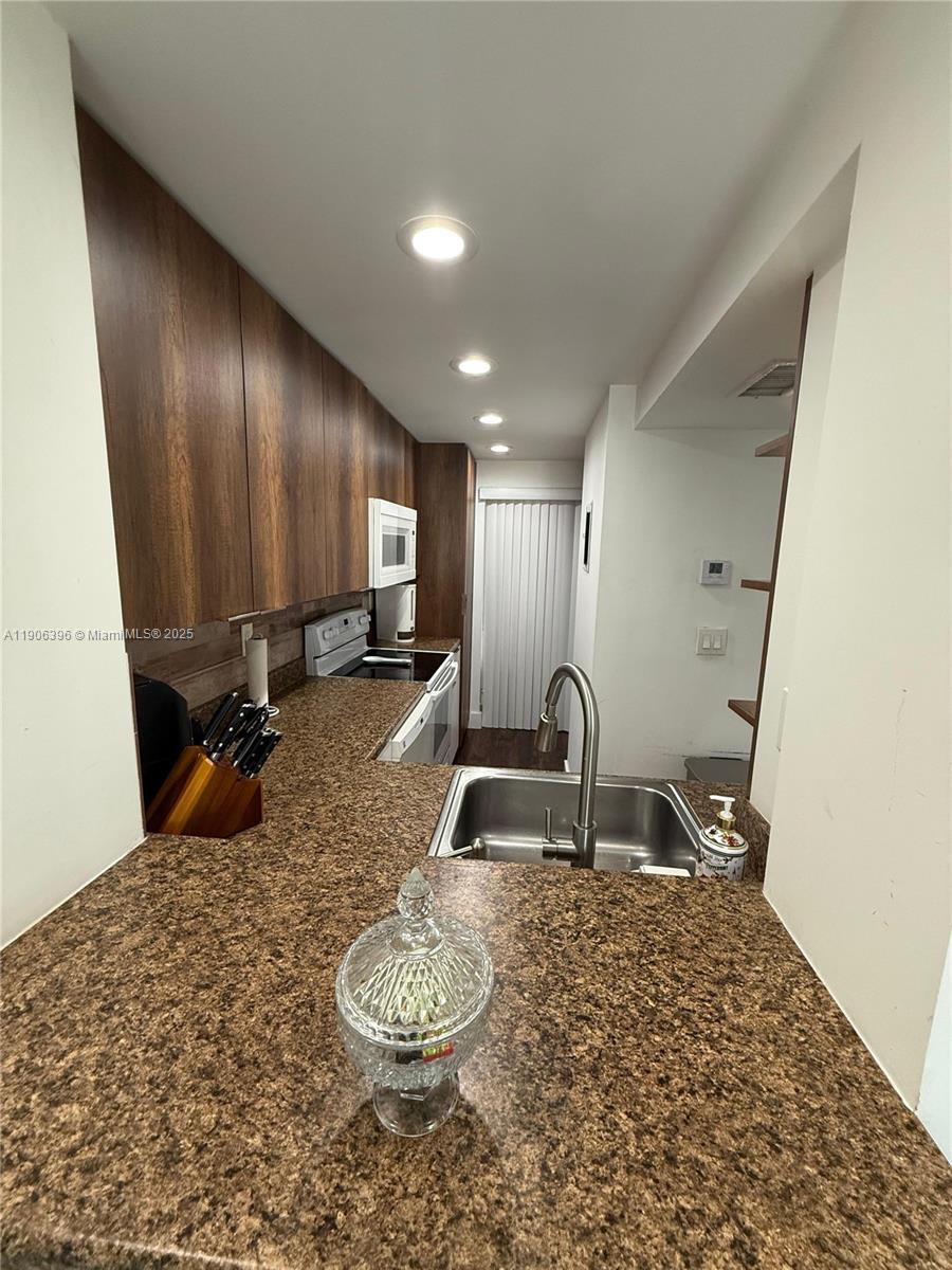 PARKVIEW CONDO NO 1 - Residential Lease