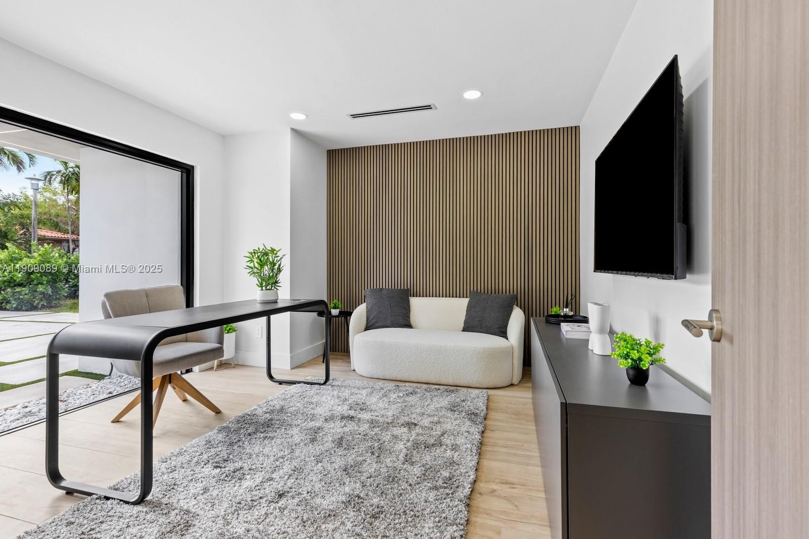 BAY HEIGHTS 1ST ADDN - Residential