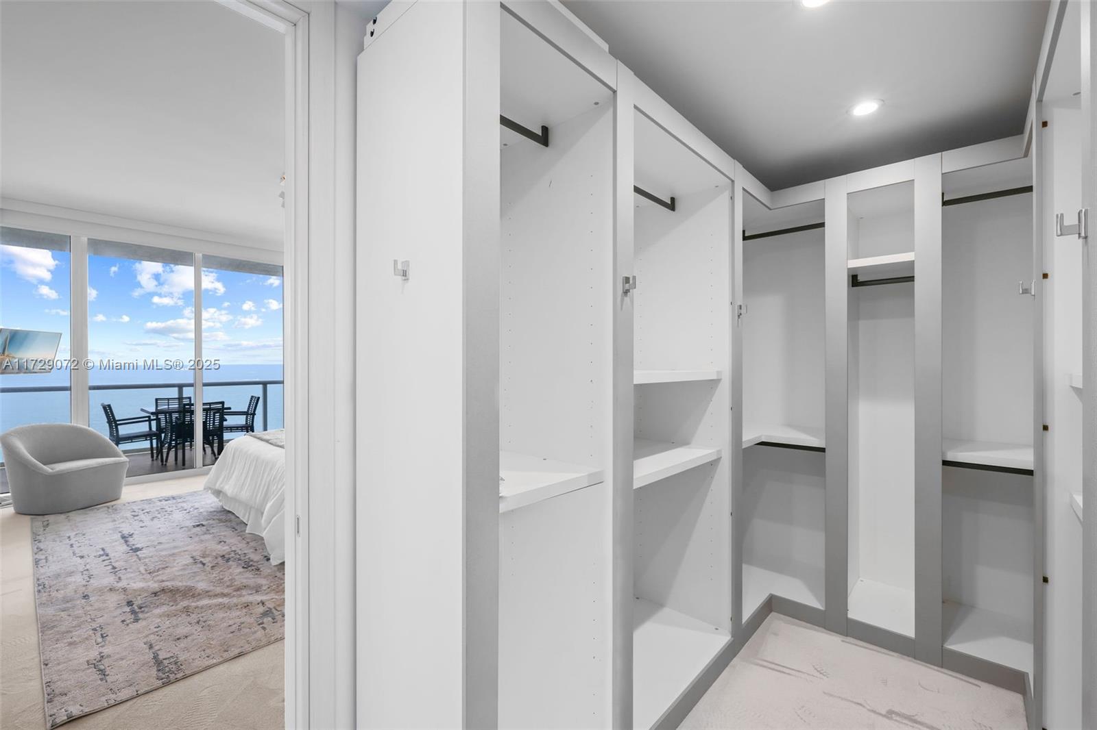 CONTINUUM ON SOUTH BEACH - Residential