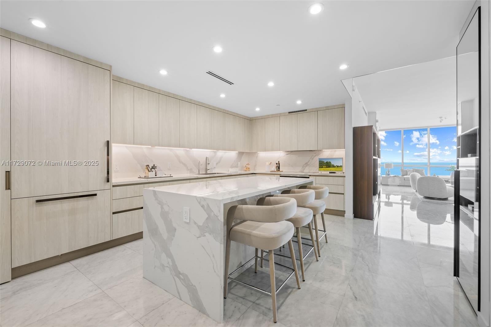 100 S Pointe Dr 2107