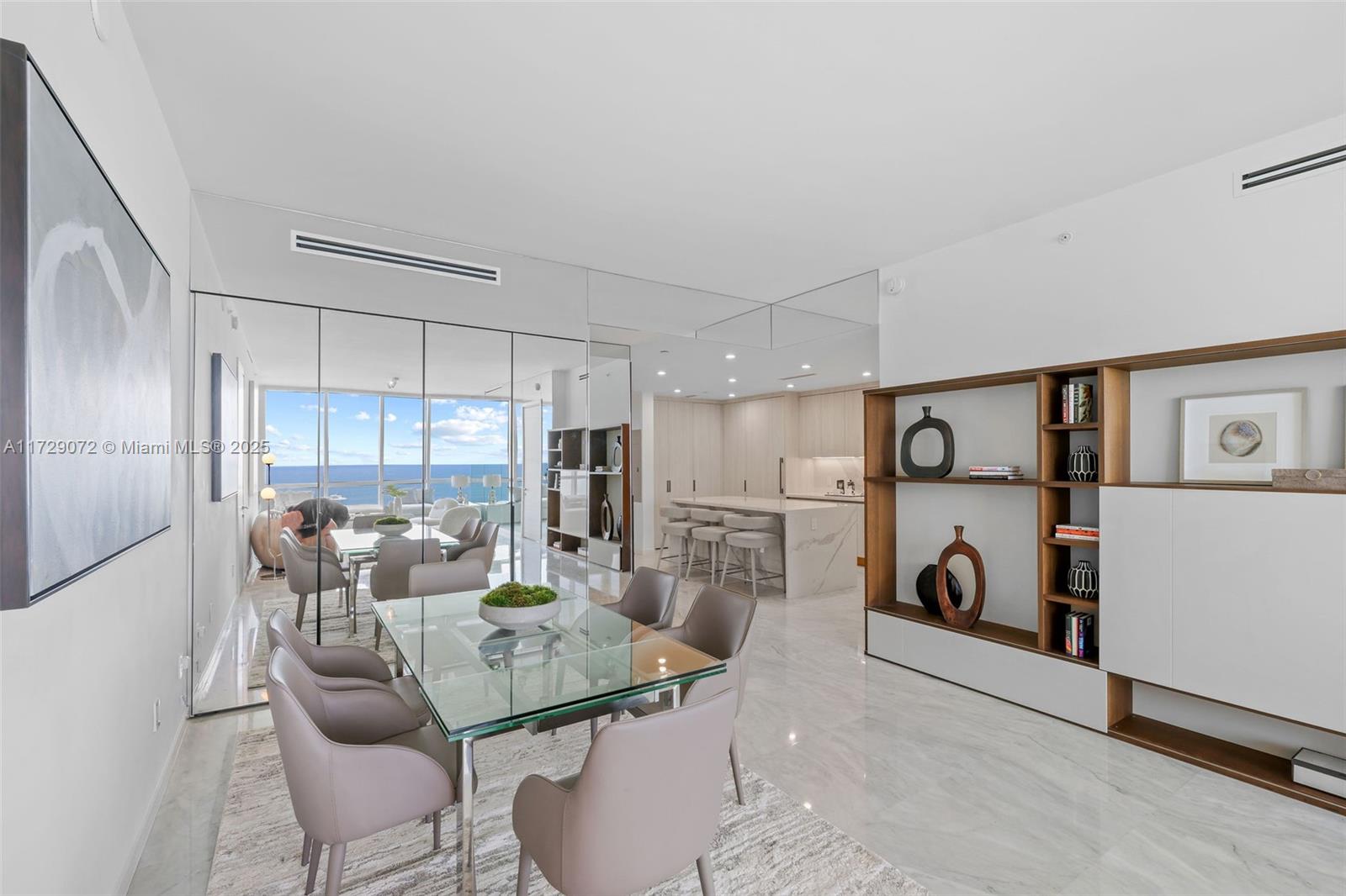 CONTINUUM ON SOUTH BEACH - Residential