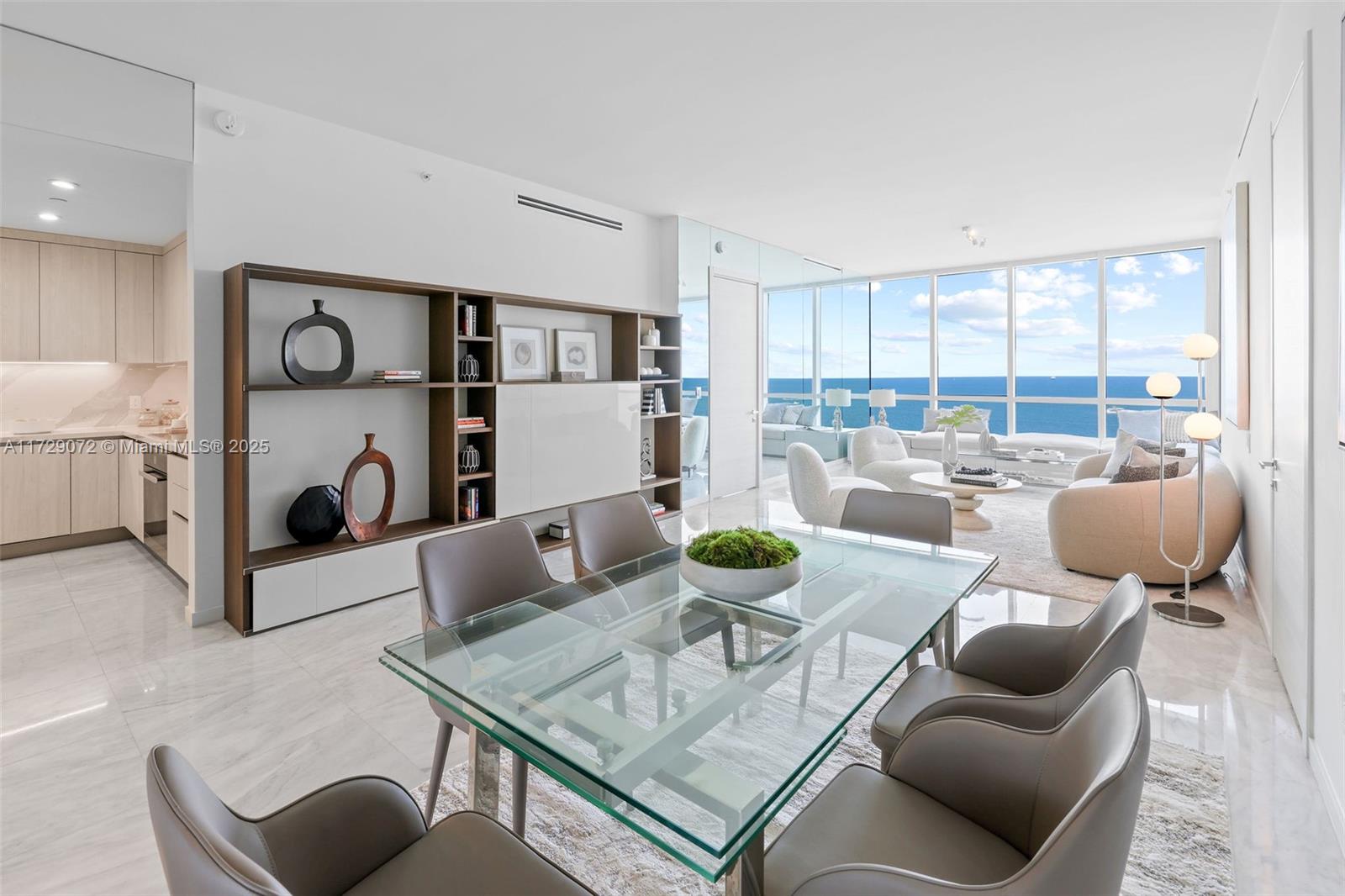 CONTINUUM ON SOUTH BEACH - Residential