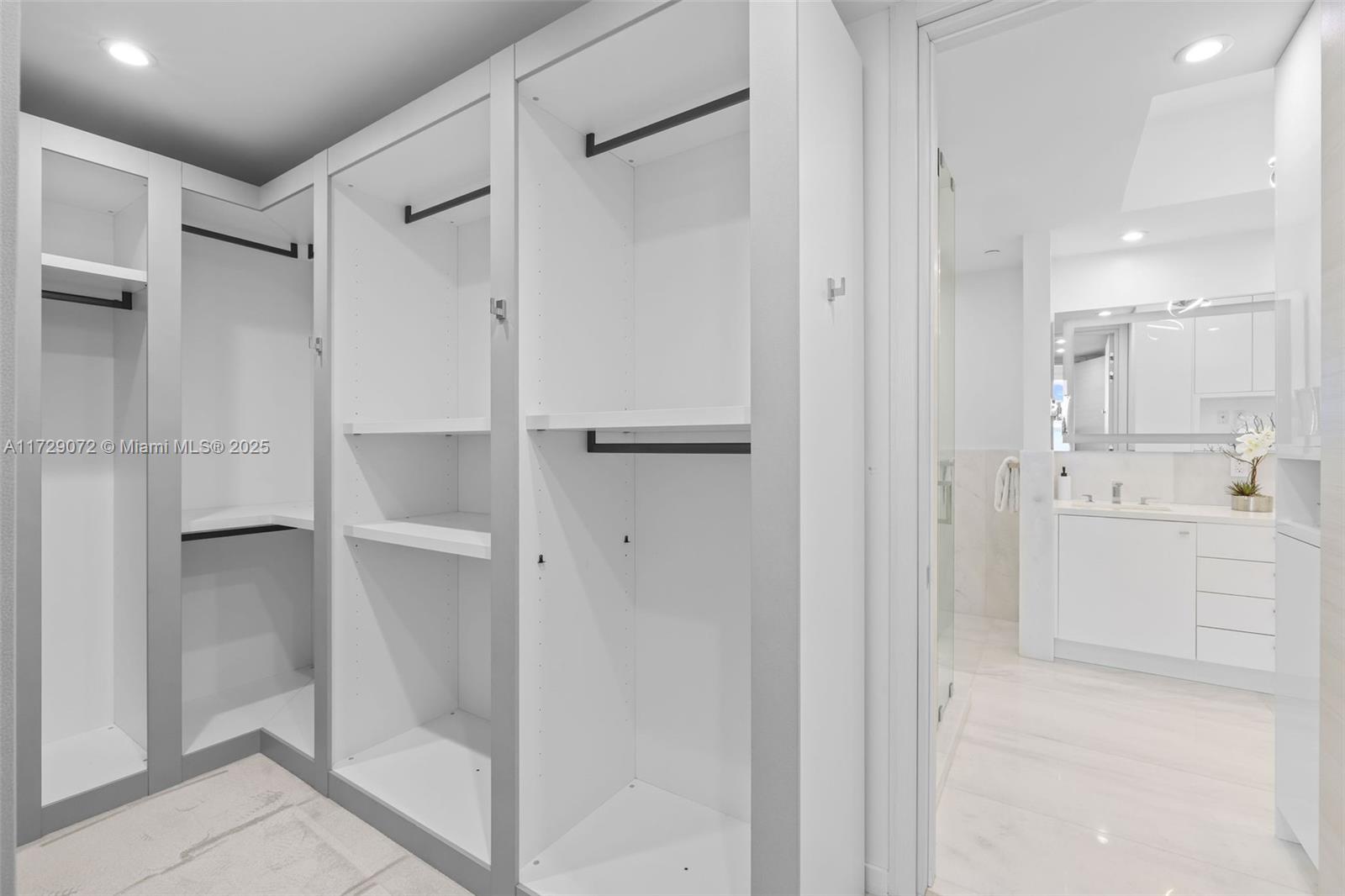 CONTINUUM ON SOUTH BEACH - Residential