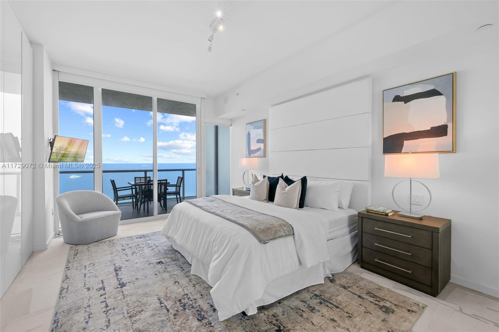 CONTINUUM ON SOUTH BEACH - Residential