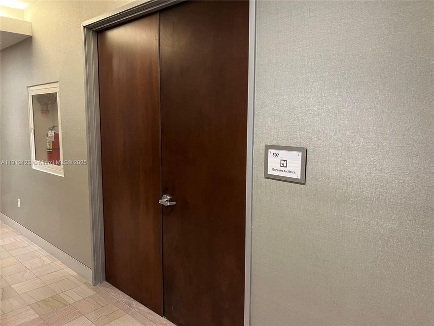 Prime corner office suite located on the 5th floor of the prestigious One Flagler Building, in the heart of Downtown Miami.
This unique space is composed of three connected offices, offering flexibility and abundant natural light with panoramic city views.
Currently leased through April 2027 at $5,700/month, generating $68,400 per year in rental income.
At a sale price of $849,000, this property offers an attractive net return of approximately 8%, making it an excellent income-producing investment in one of Miami’s most iconic and centrally located office buildings.
Steps from Brickell, the Courthouse, and major financial institutions.