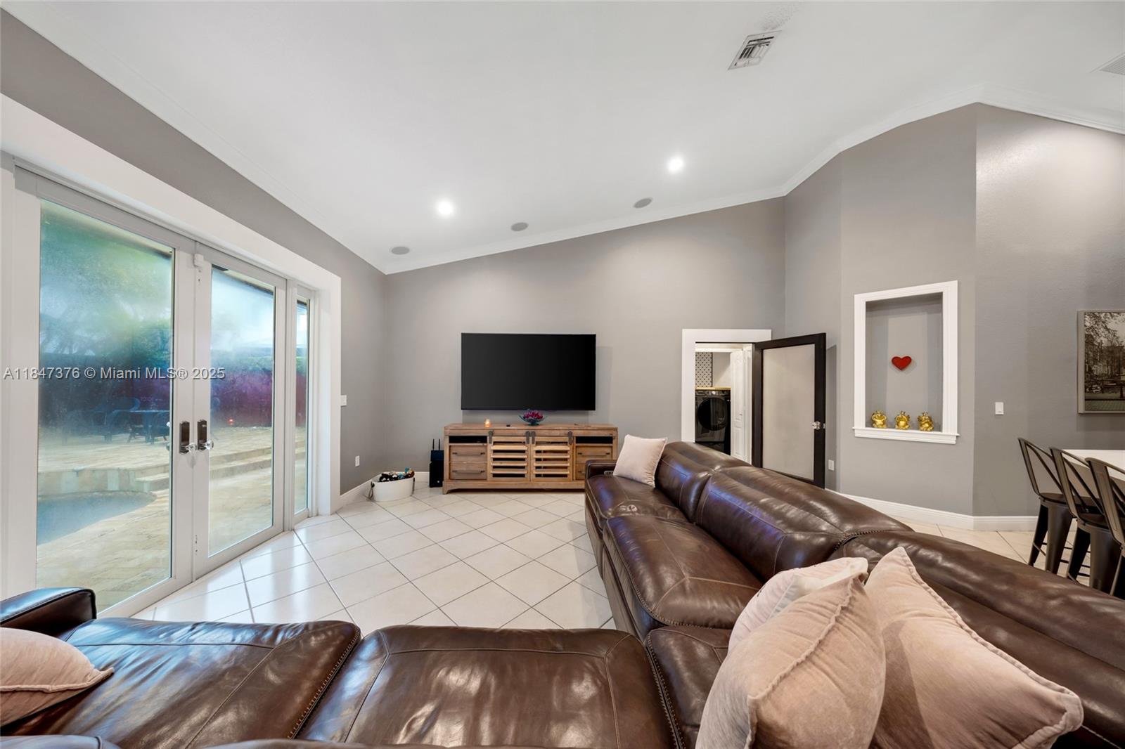 NELIA SUB - Residential