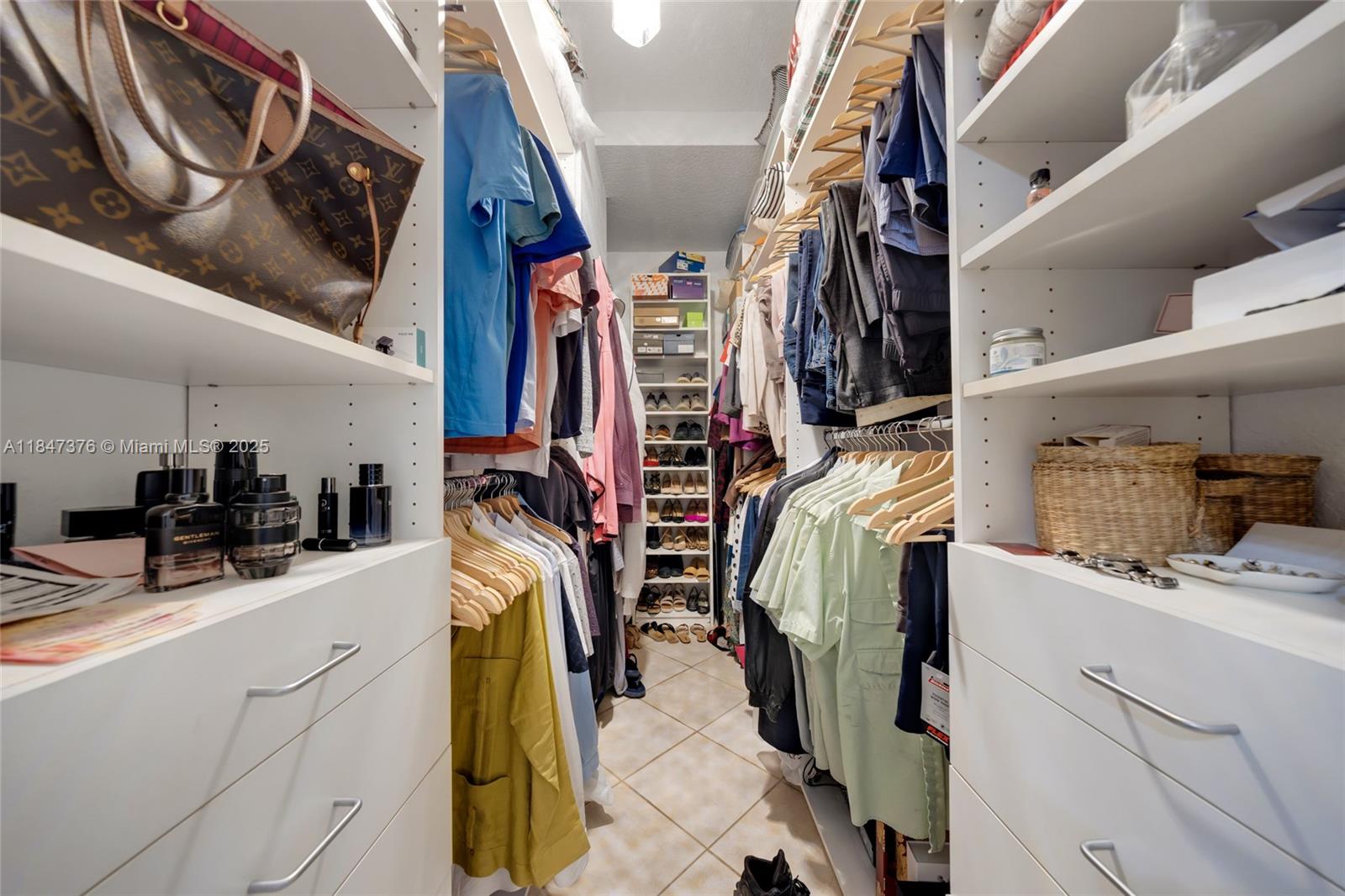 NELIA SUB - Residential