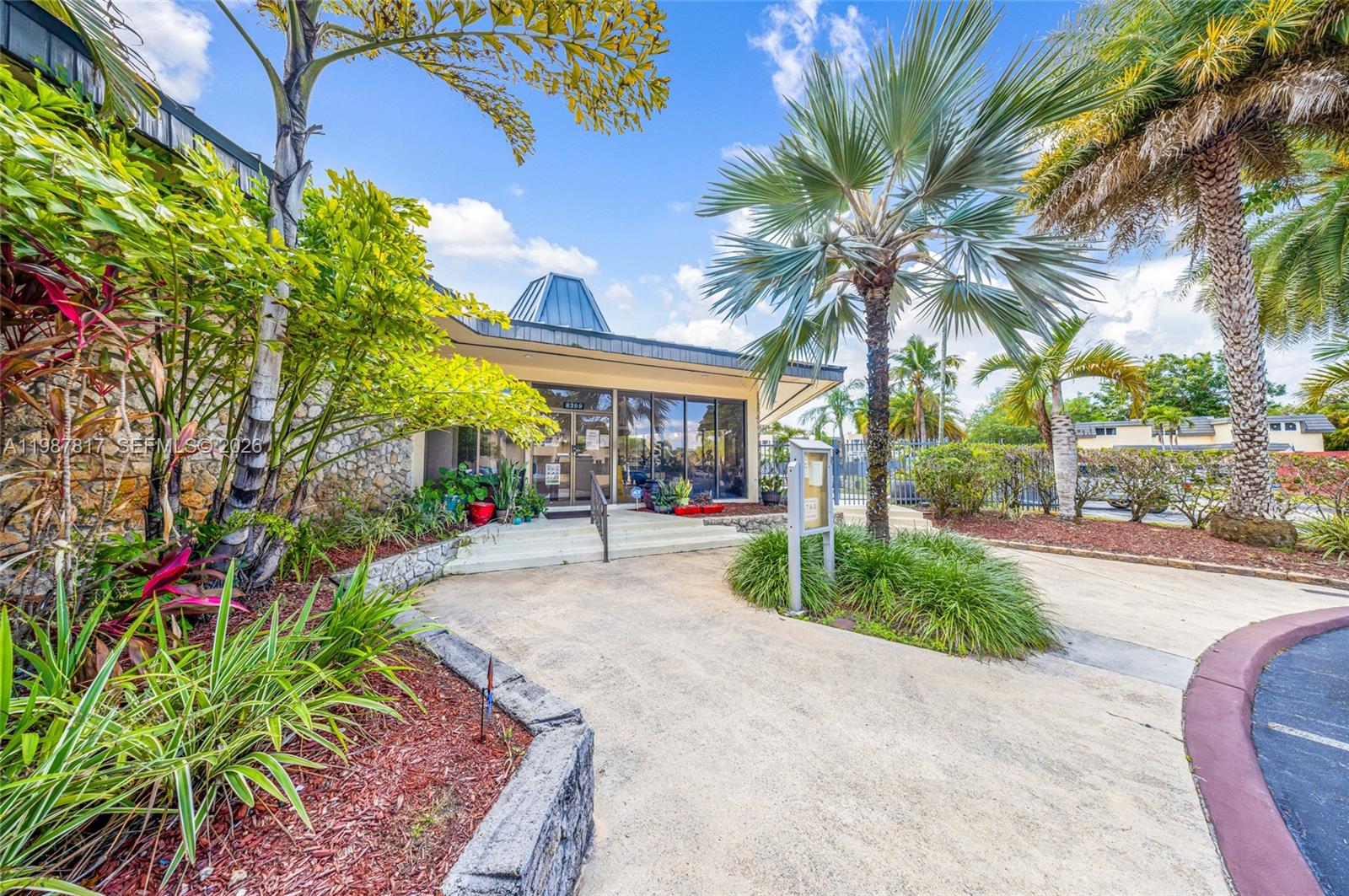 KENDALE LK TOWNHOUSE COND - Residential