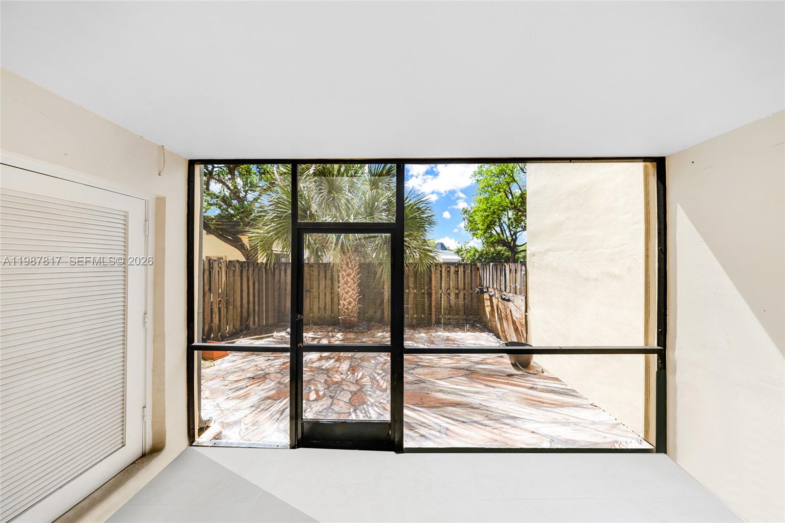 KENDALE LK TOWNHOUSE COND - Residential