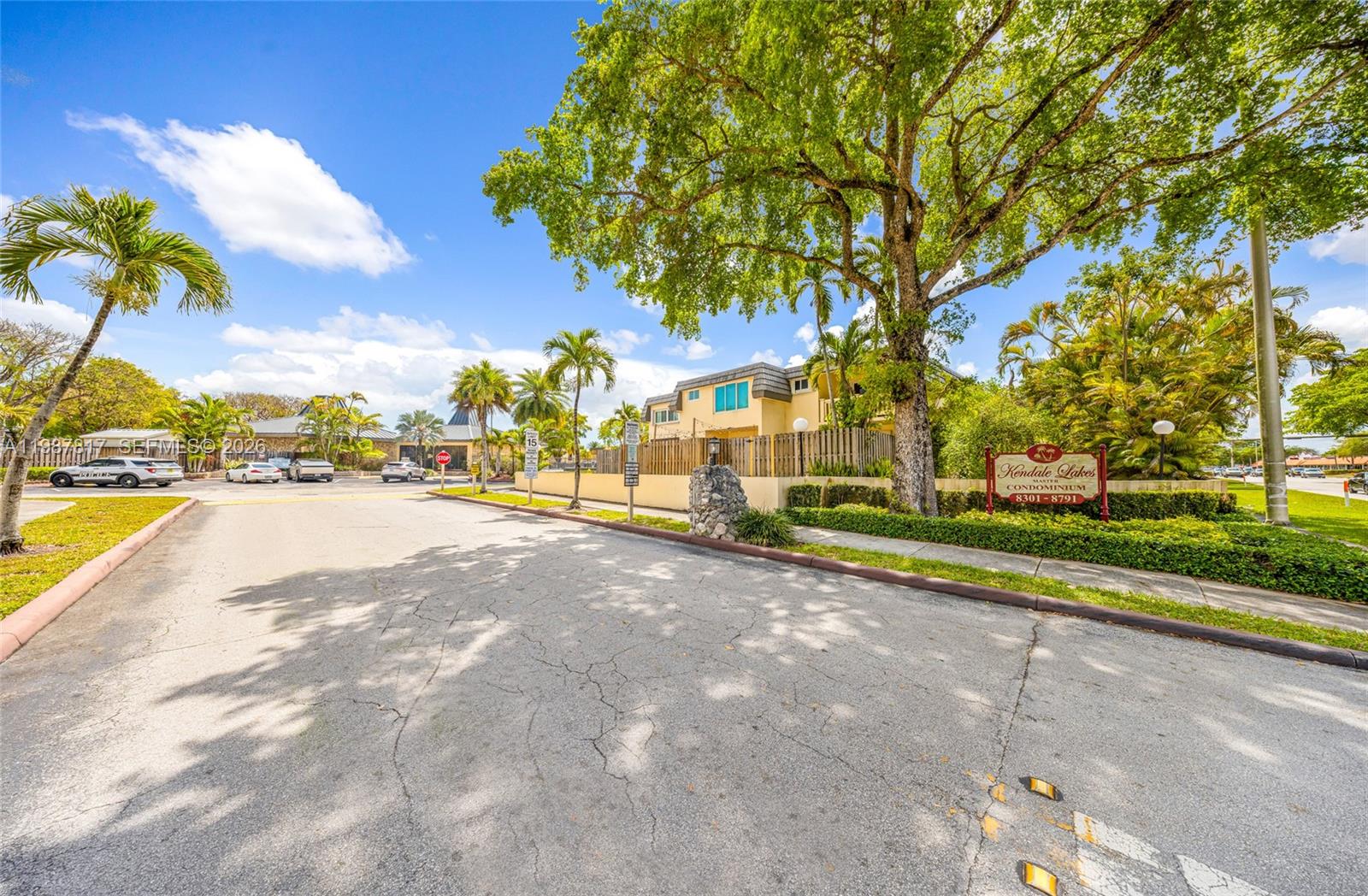 KENDALE LK TOWNHOUSE COND - Residential