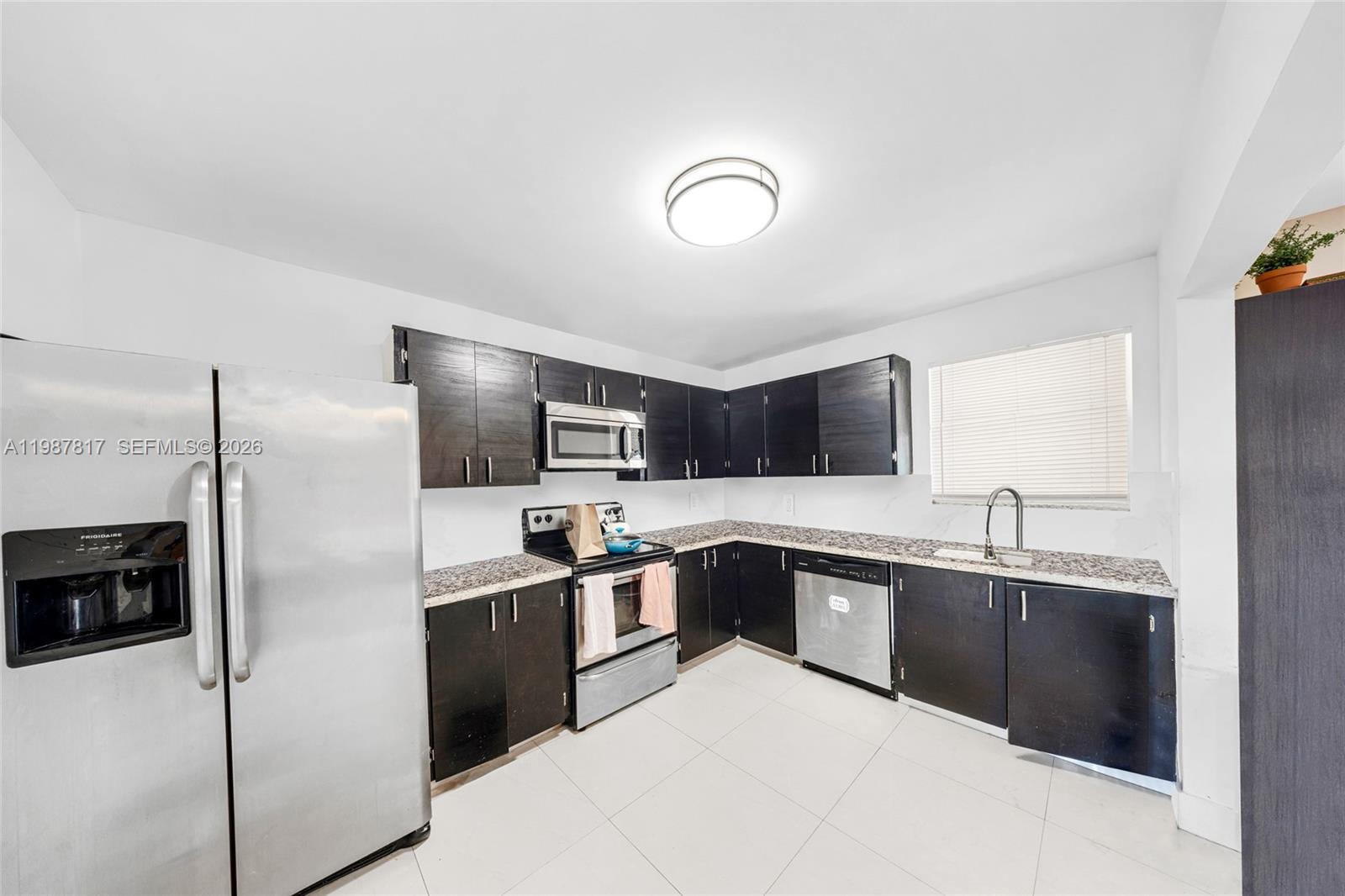 KENDALE LK TOWNHOUSE COND - Residential