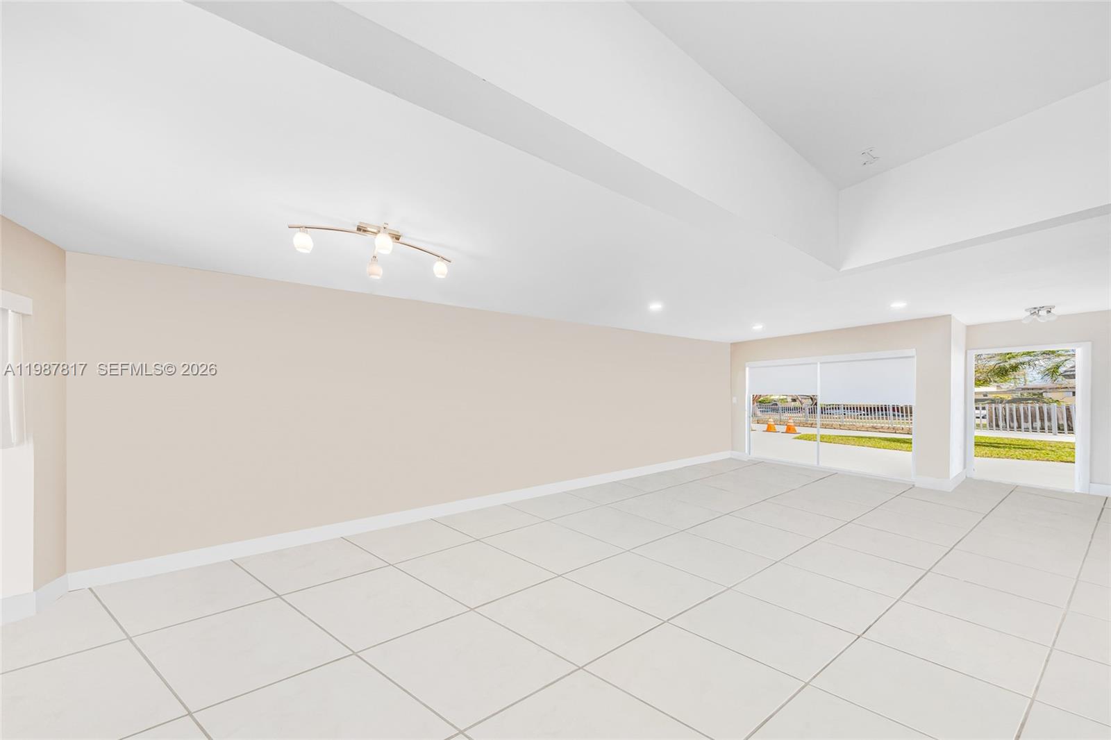 KENDALE LK TOWNHOUSE COND - Residential