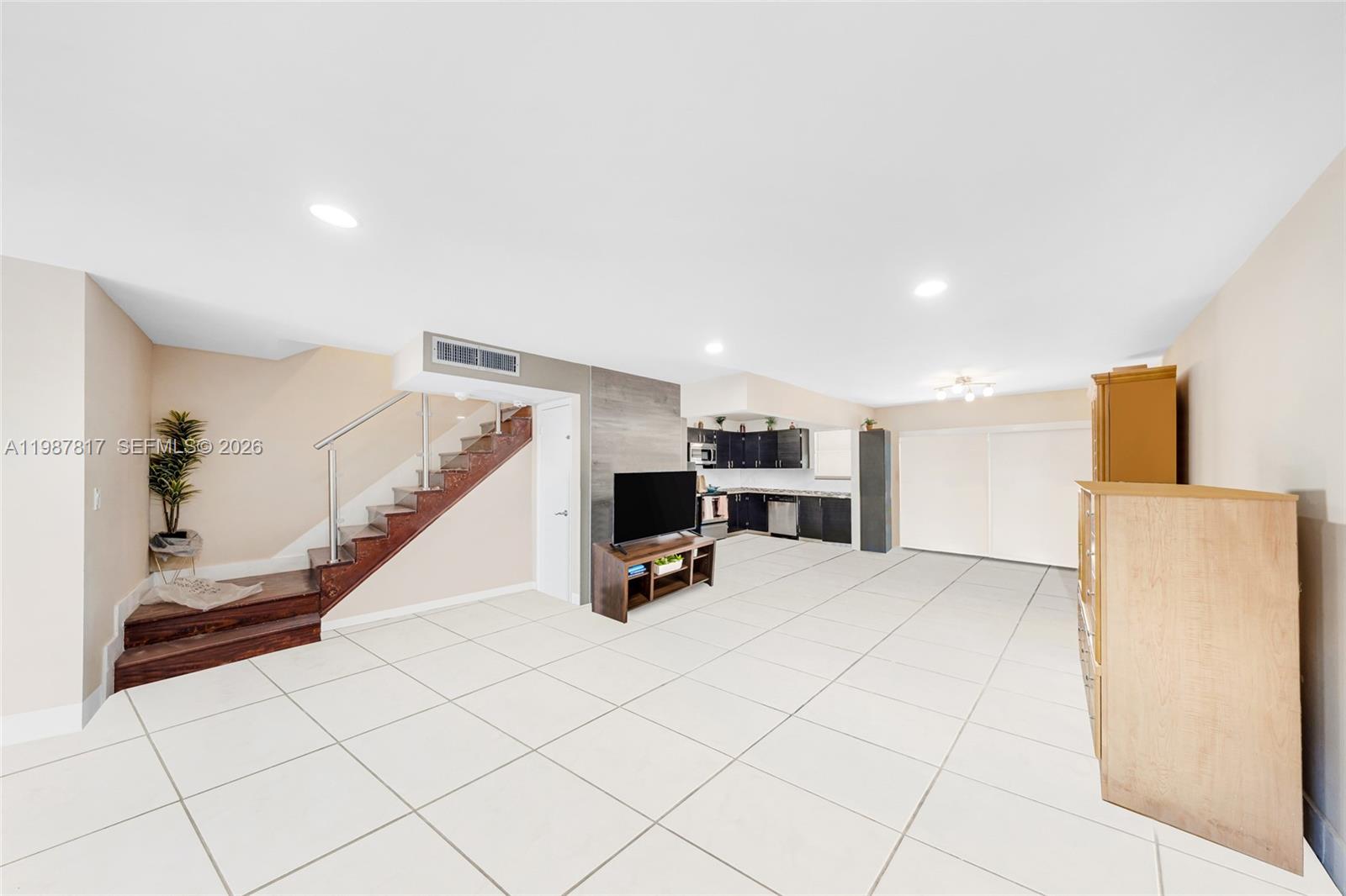 KENDALE LK TOWNHOUSE COND - Residential