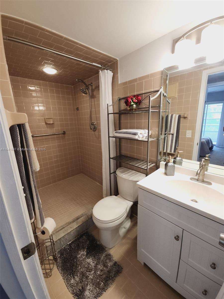 FANSHAW AT CENTURY VILLAG - Residential Lease