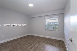 IVANHOE EAST AT CENTURY V - Residential