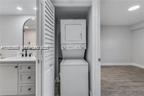 IVANHOE EAST AT CENTURY V - Residential