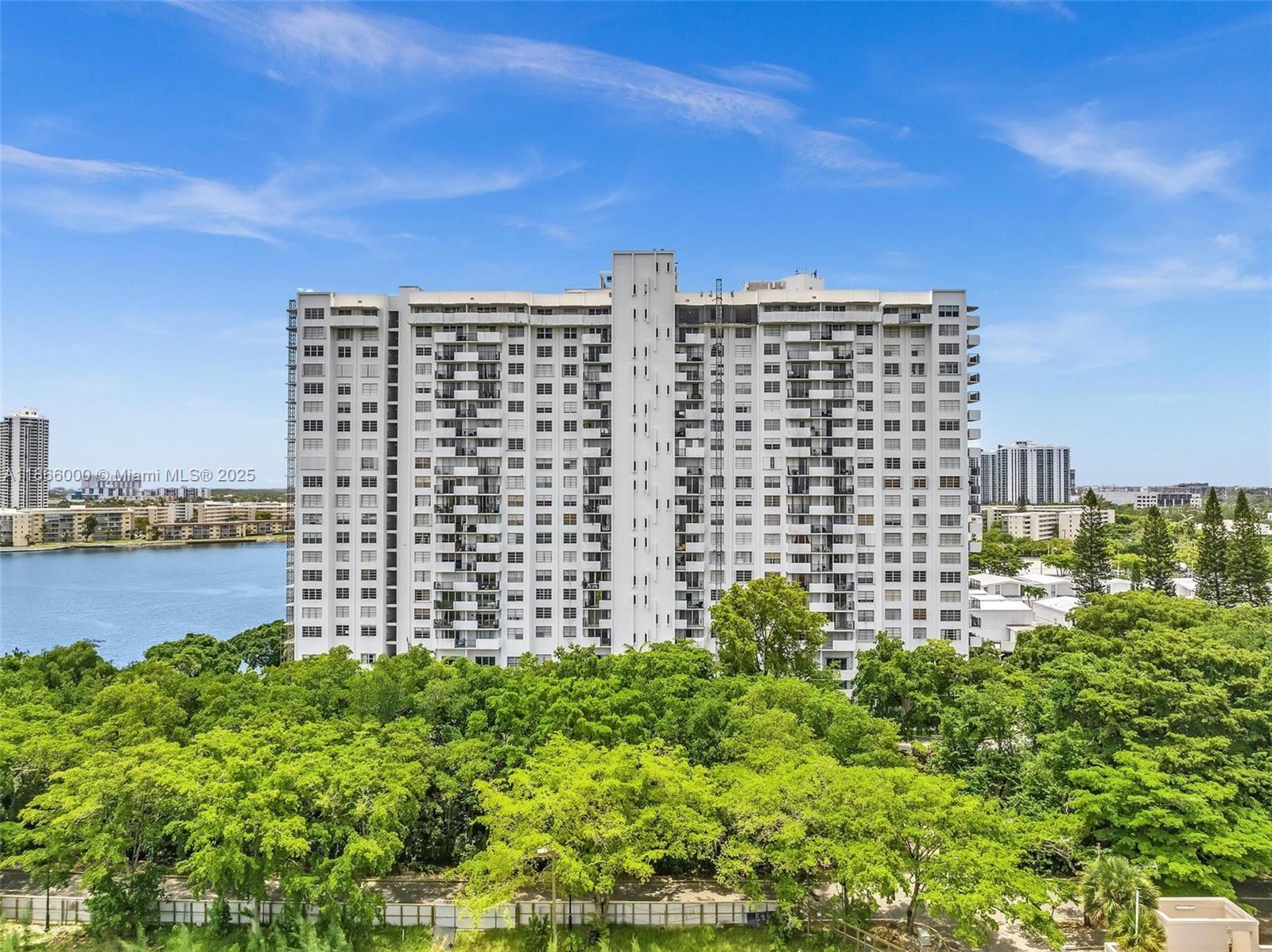 COMMODORE PLAZA CONDO - Residential