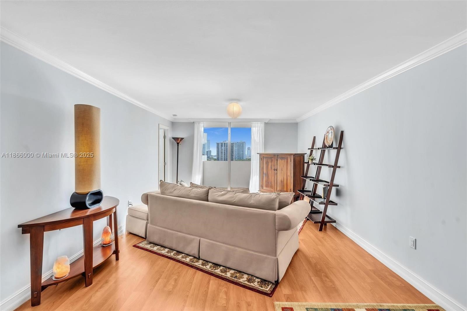 COMMODORE PLAZA CONDO - Residential