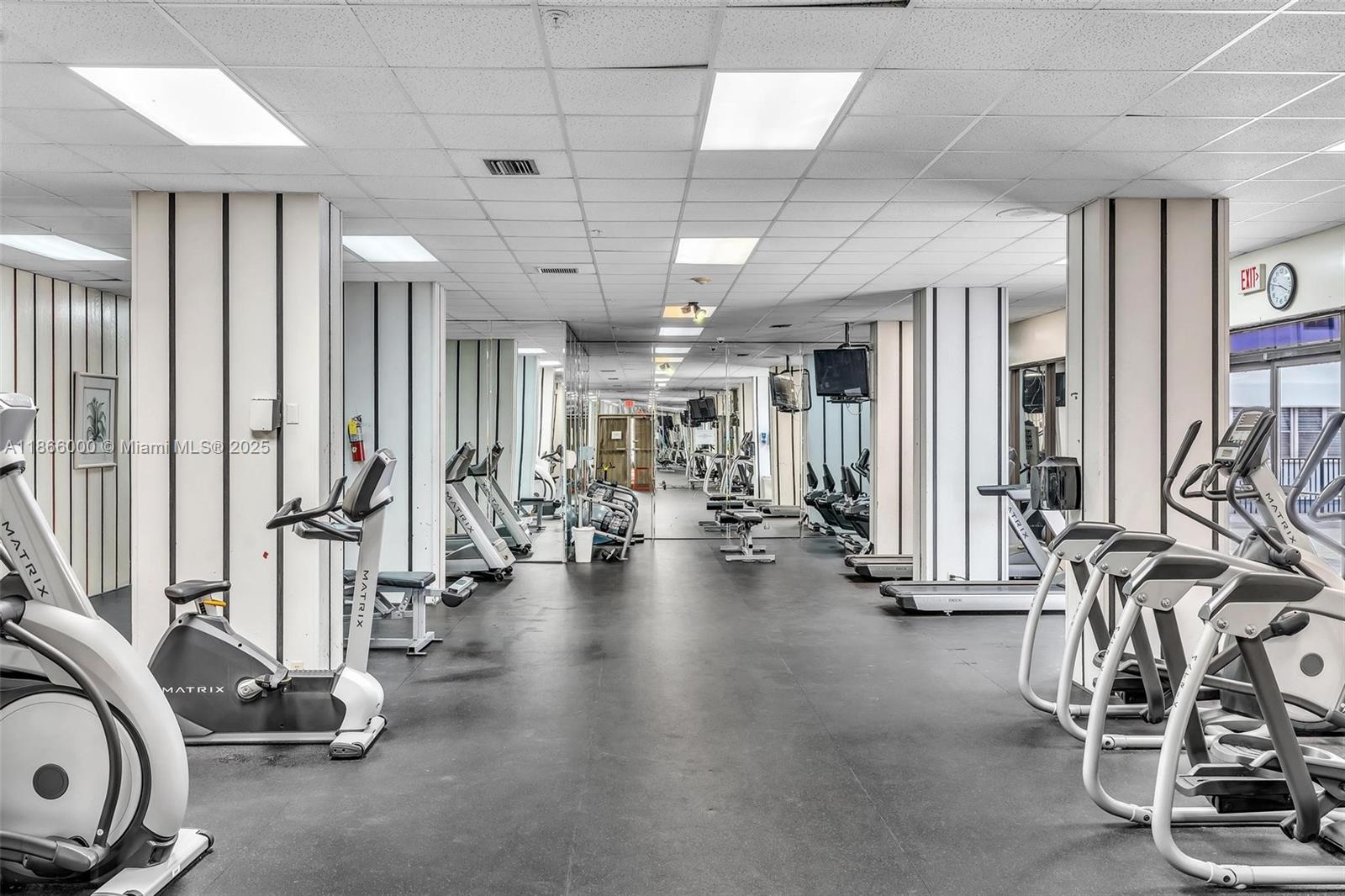 COMMODORE PLAZA CONDO - Residential