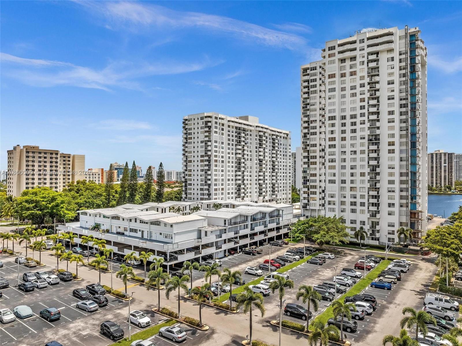 COMMODORE PLAZA CONDO - Residential