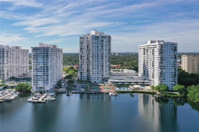 Welcome to easy living and million dollar views. Spacious Updated 1 Bedroom 1.5 Bath + additional room...perfect for home office,den, or guest space.