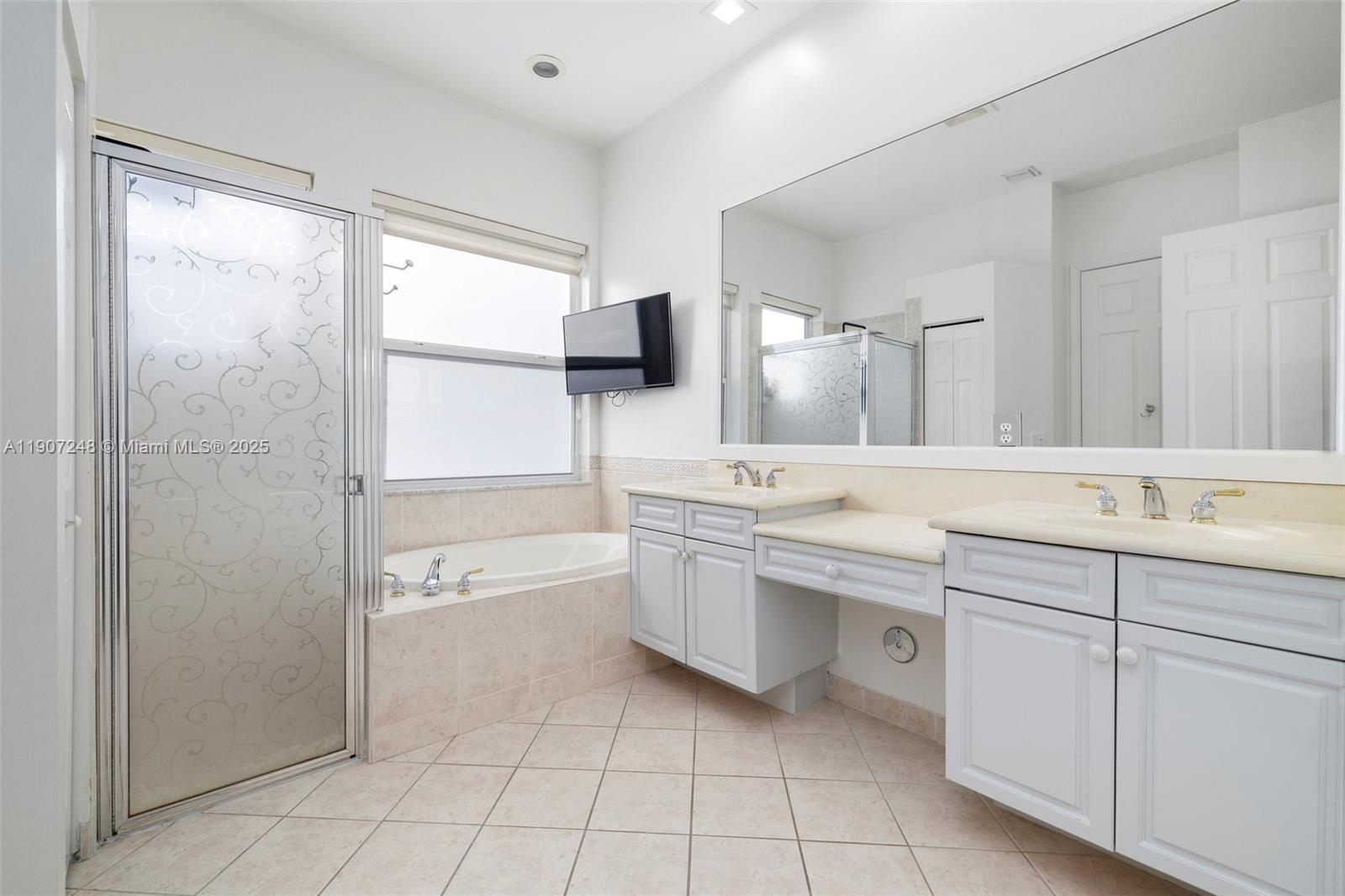 SESSA EIGHT - Residential