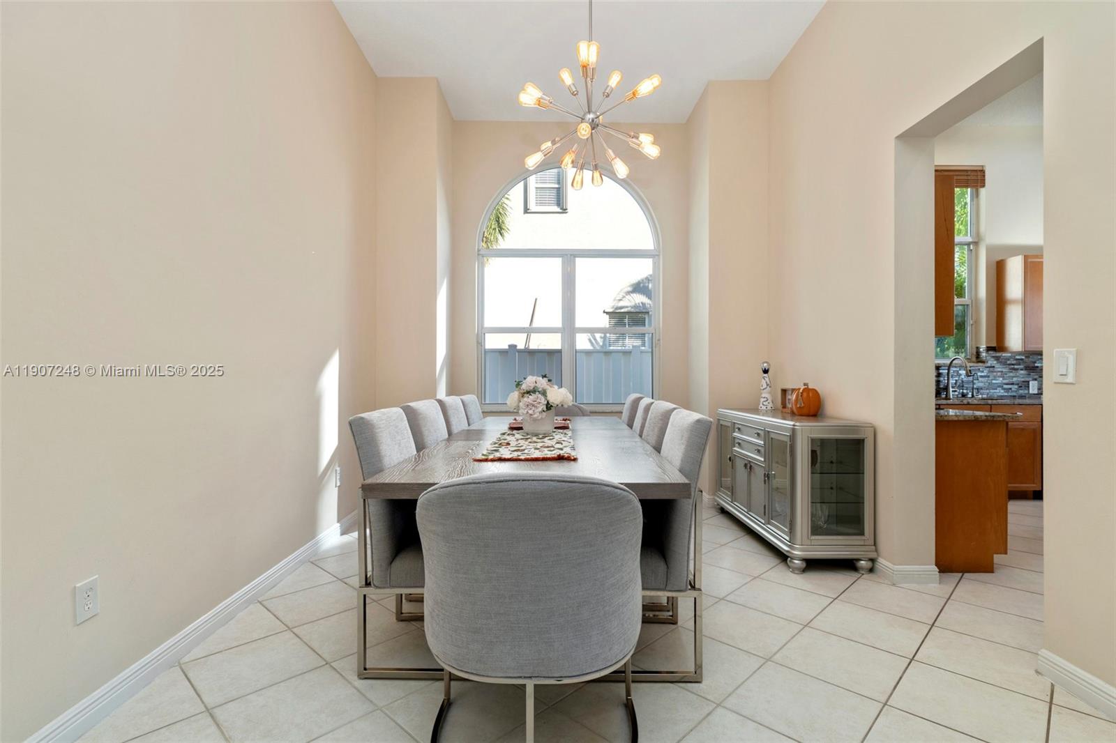 SESSA EIGHT - Residential