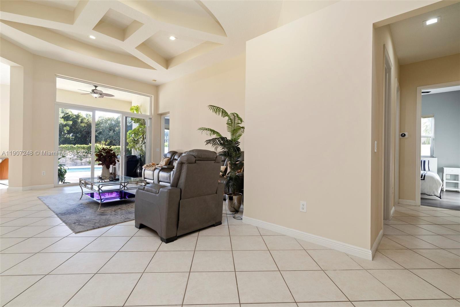 SESSA EIGHT - Residential