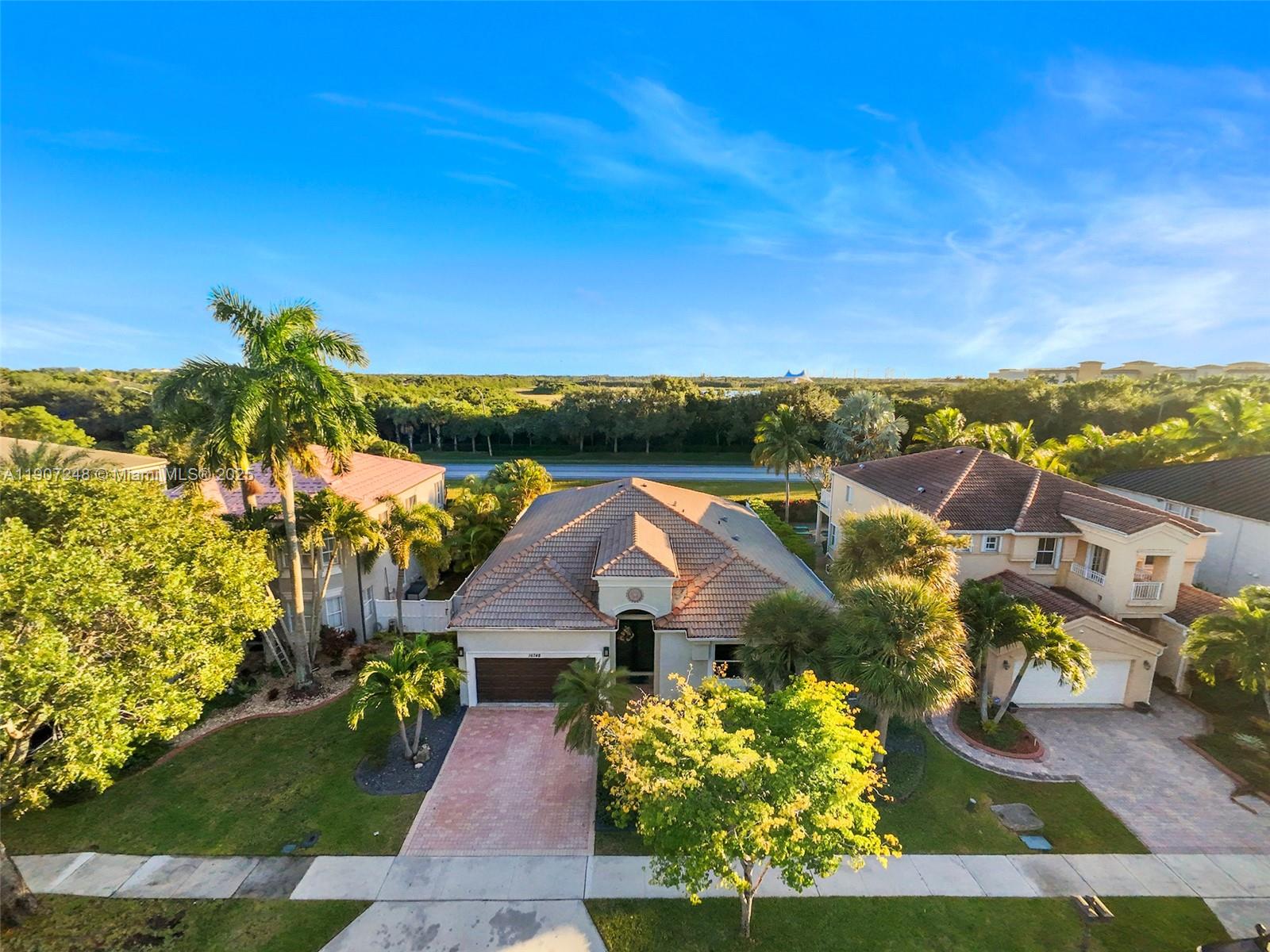 SESSA EIGHT - Residential