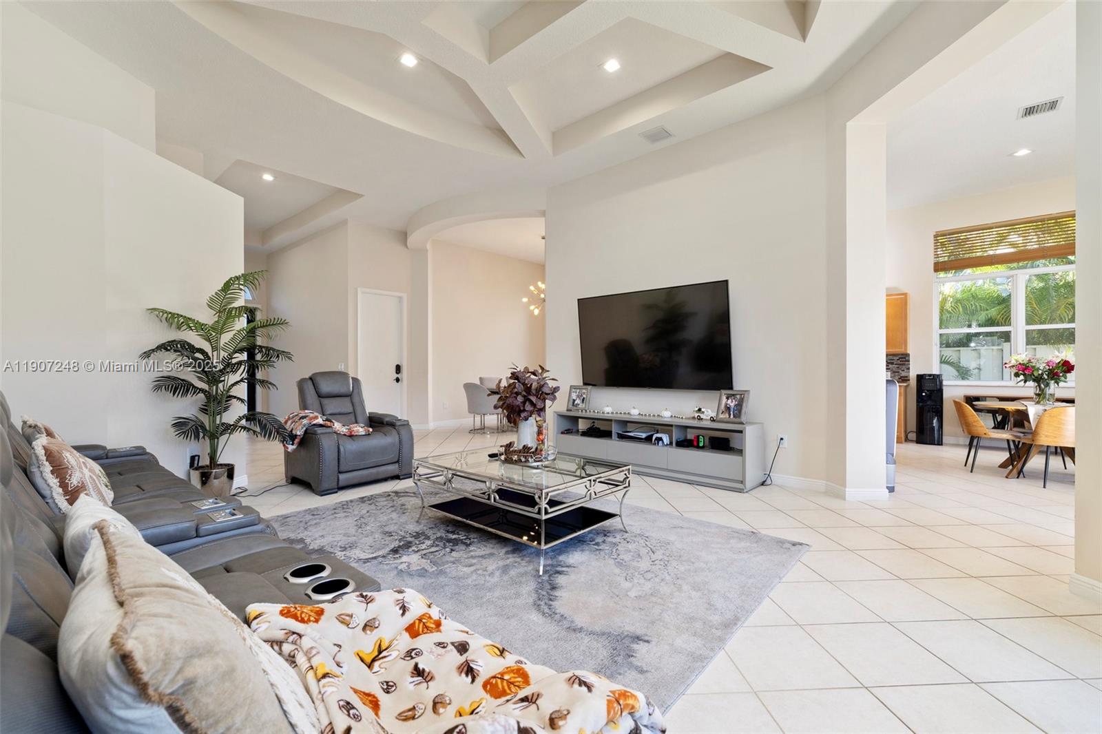 SESSA EIGHT - Residential