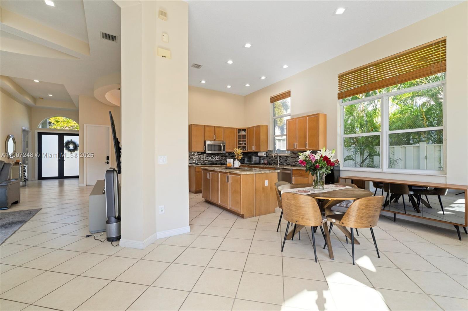 SESSA EIGHT - Residential