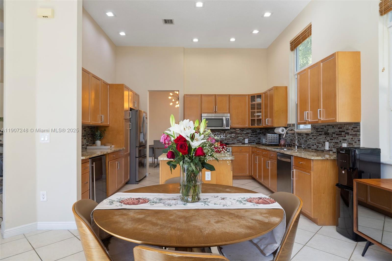 SESSA EIGHT - Residential