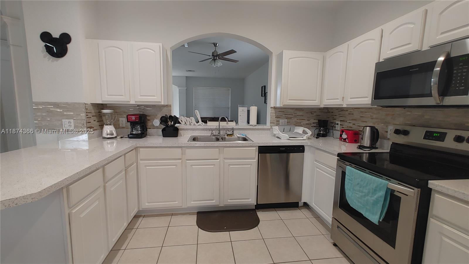 WINDSOR HILLS PHASE THREE - Residential Lease