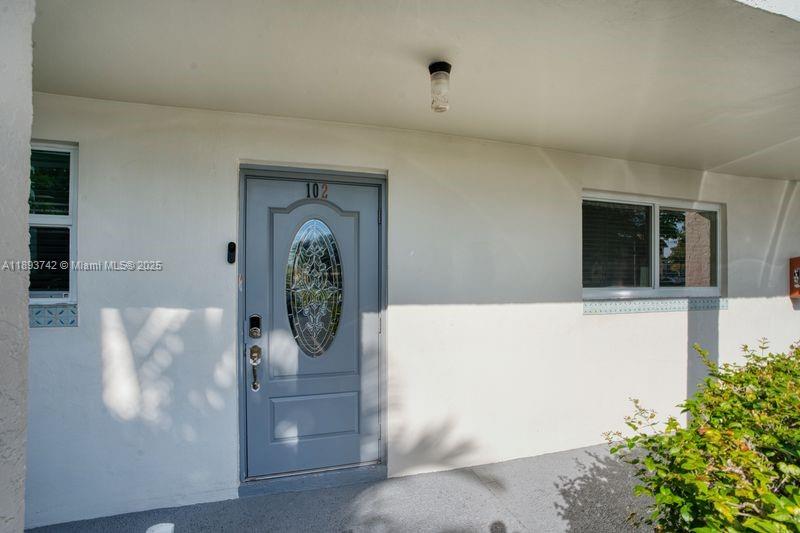 Beautiful Unit Renovated , amazing lake view , can be rented after 1 year owned , 55+ beautiful community, with great amenities like fitness center, multiple pools tennis ,shuttle service for residents and many more the unit is located in the heart of sunrise , close to sawgrass mall, 15 minutes to the Fort Lauderdale beach close to the airport and Hard Rock Casino , restaurant and shops , Excellent Location!! send me a offer seller is motivated !!!