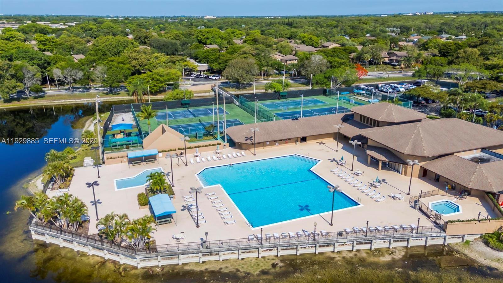 CENTURA PARC AT COCONUT C - Residential