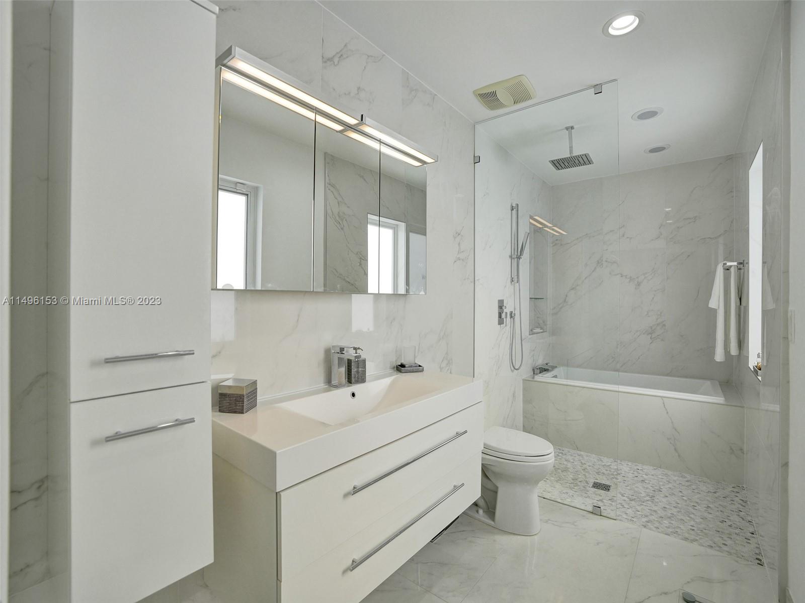 CORAL GABLES RIVIERA SEC - Residential