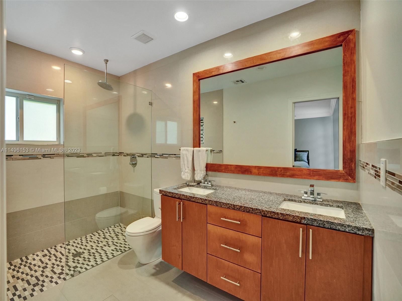 CORAL GABLES RIVIERA SEC - Residential