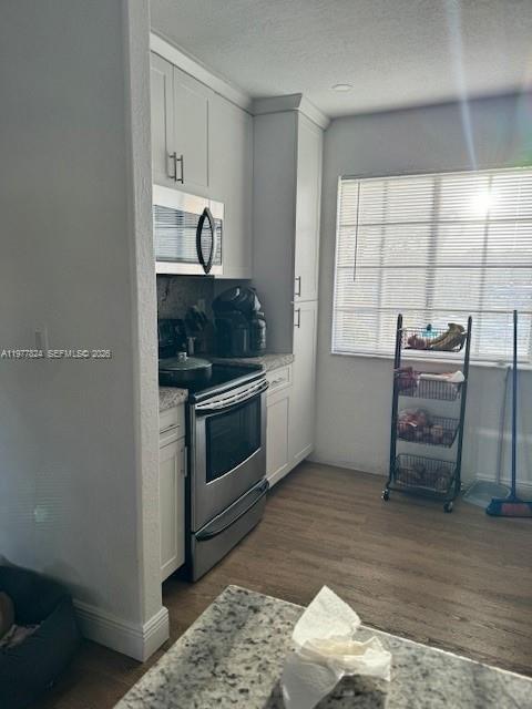 MANOR GARDENS - Residential Lease