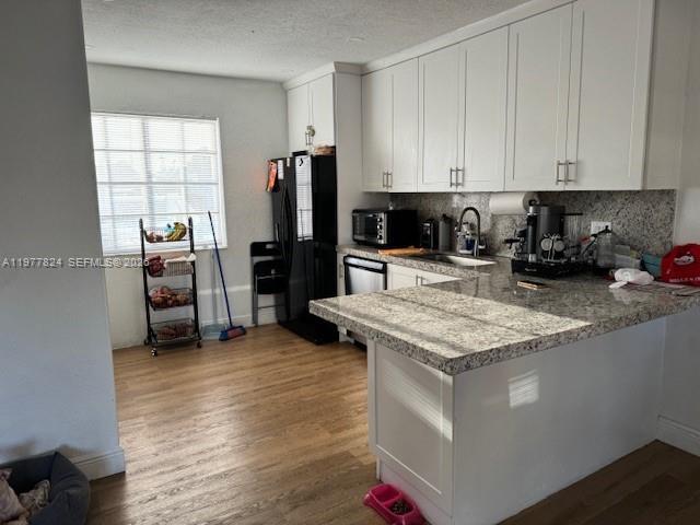 MANOR GARDENS - Residential Lease