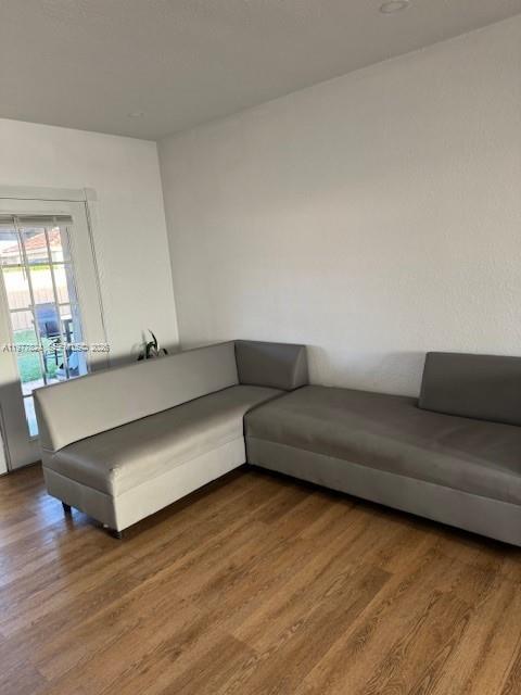 MANOR GARDENS - Residential Lease