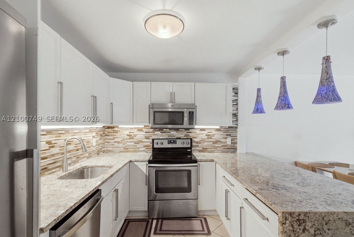 1020 Meridian Ave 208
