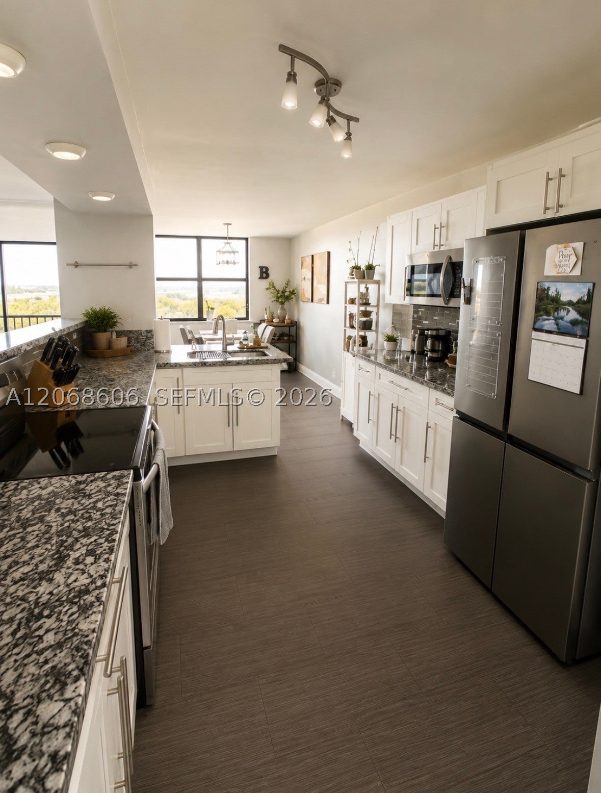 105 Lake Emerald Dr 503