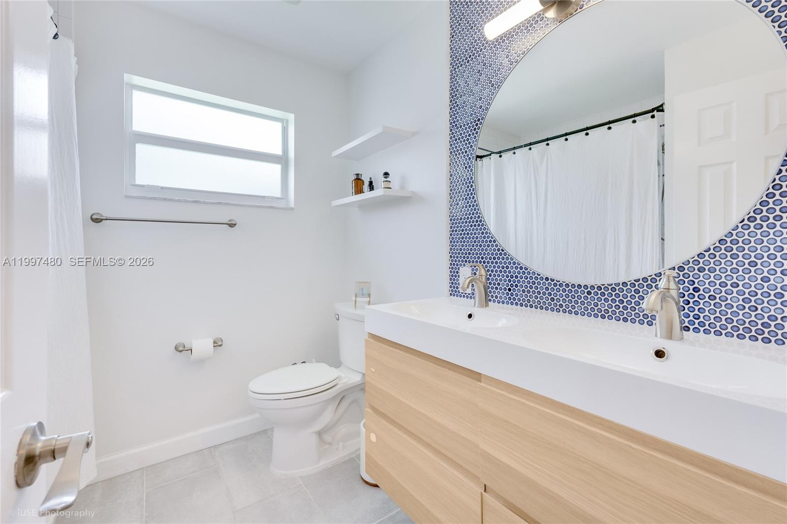 HOLLYWOOD LAKES SECTION - Residential