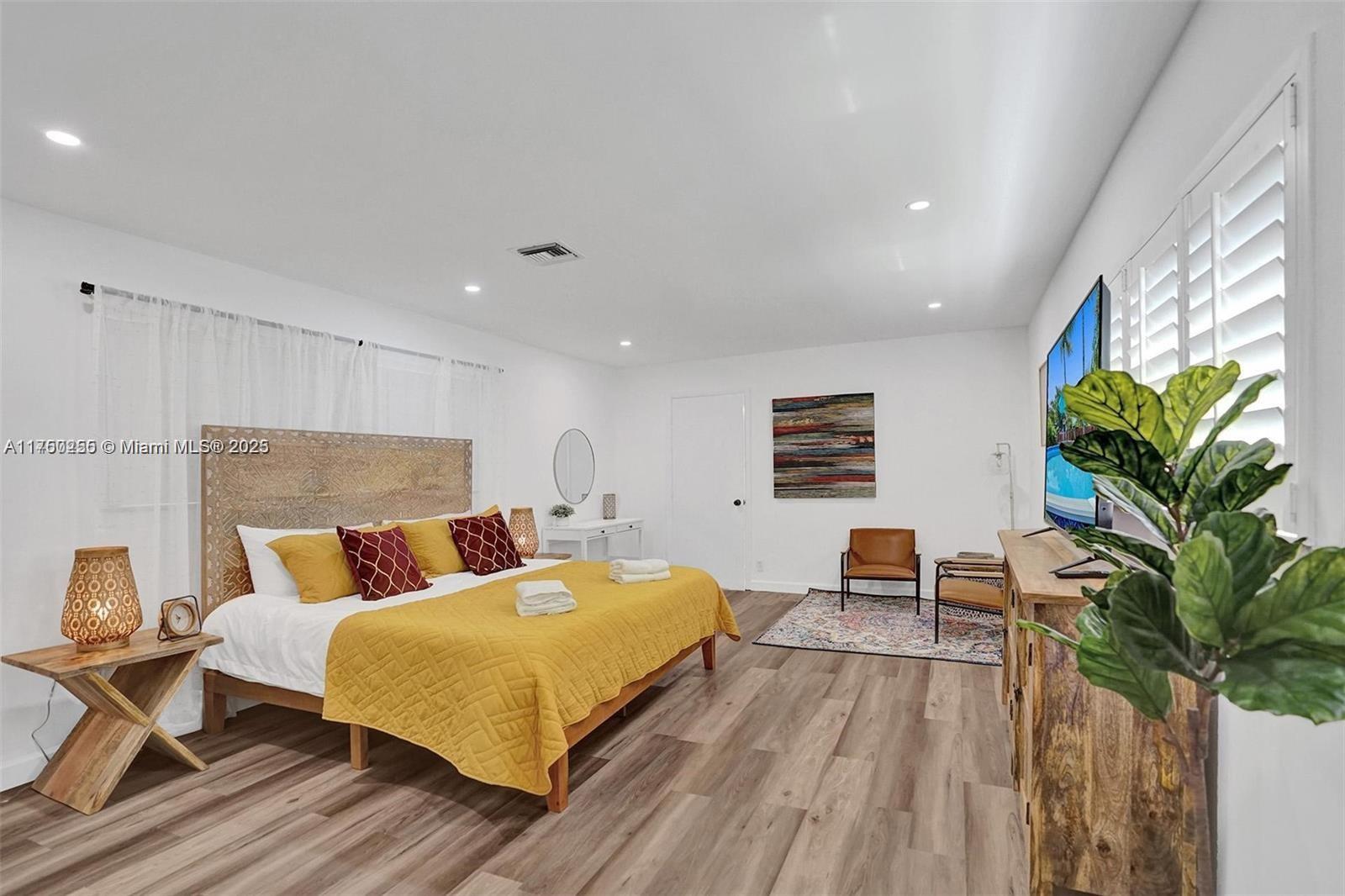 HALLANDALE BY THE SEA - Residential