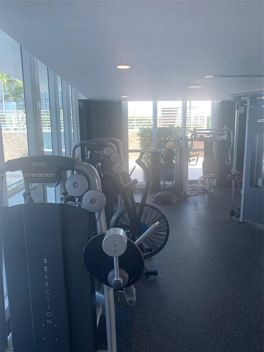 THE BENTLEY BAY CONDO - Residential Lease