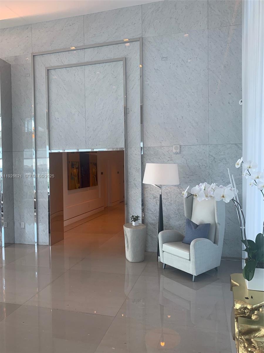 THE BENTLEY BAY CONDO - Residential Lease